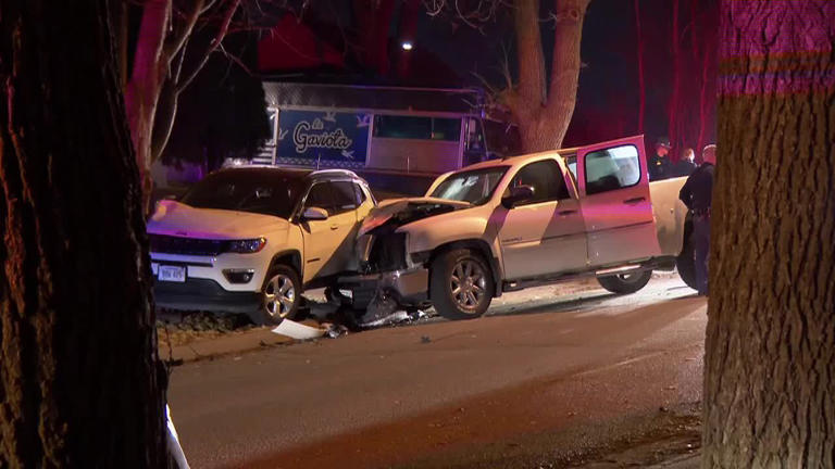 Driver in custody after chase ends in South Omaha crash, police say