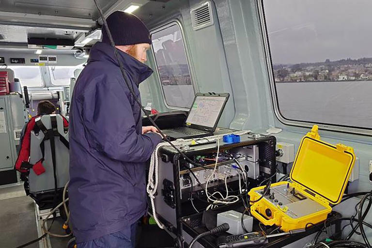 Royal Navy specialists from Plymouth scour seabed with remarkable new ...