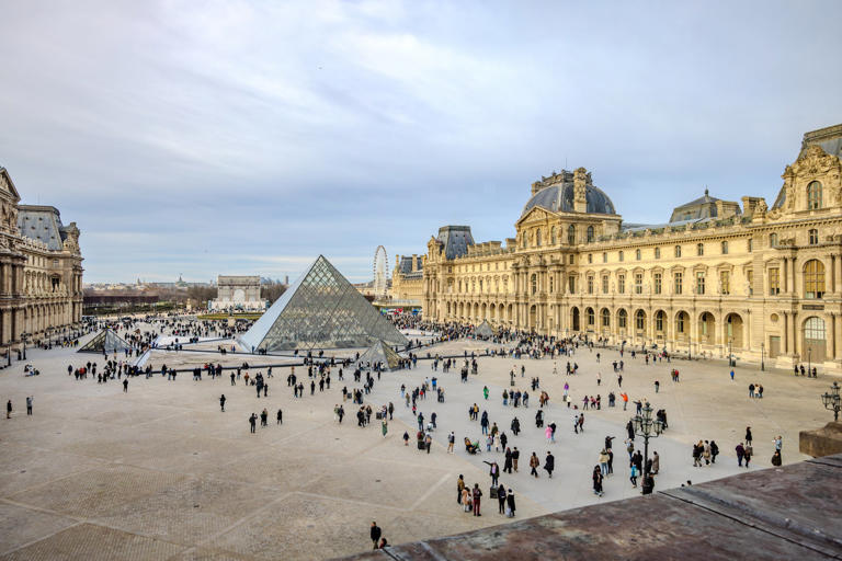 Police arrest Louvre Museum employees over €10m ticket fraud