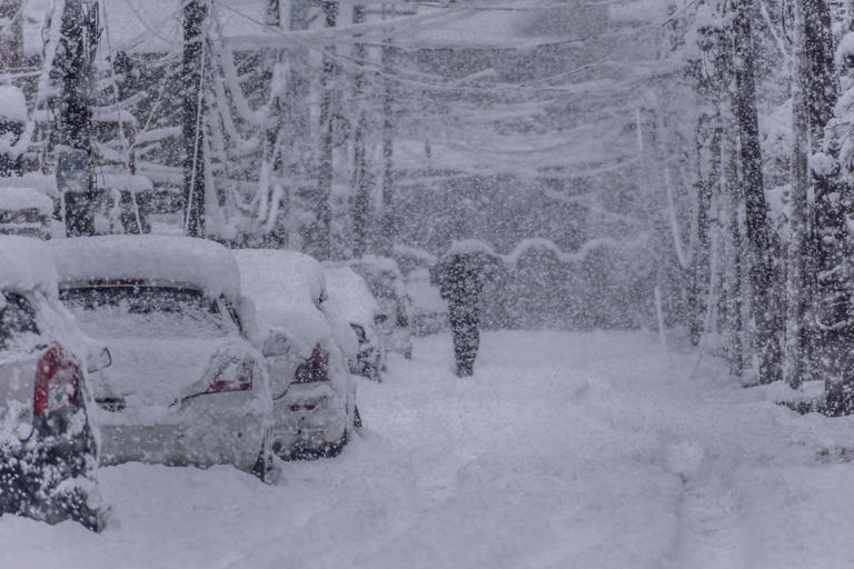 Severe winter storms to bring up to 120 inches of snow and 80 mph winds ...