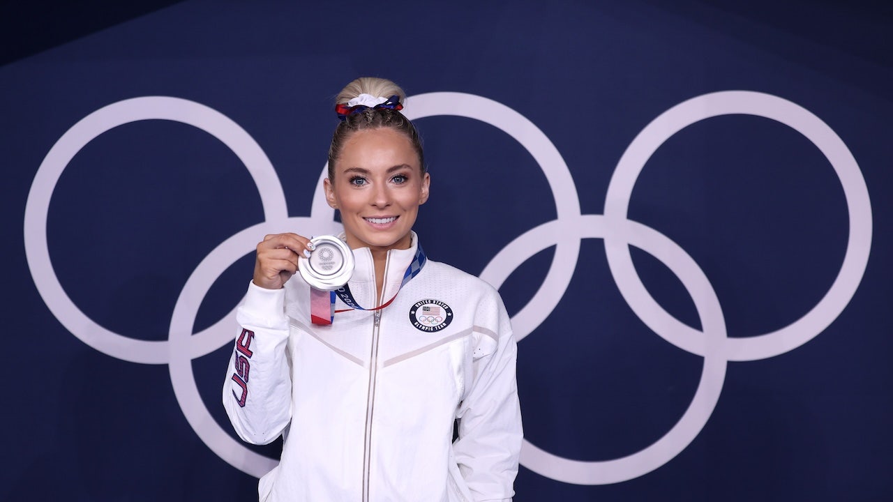 American Olympic medalist speaks out against judges amid controversy in figure skating competition<br><br>