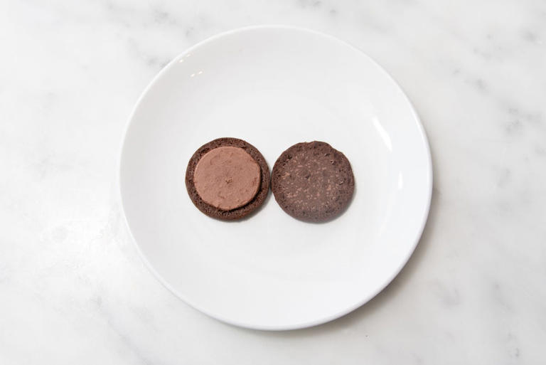 I tried the newest Girl Scout cookie flavor—and immediately hid the box ...
