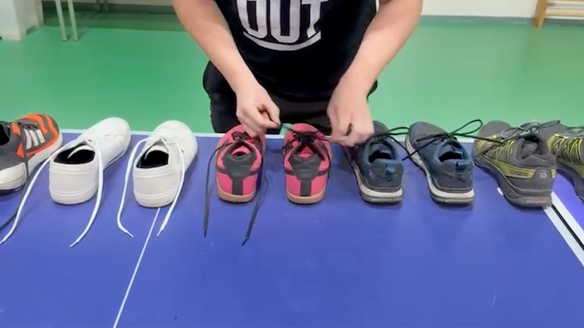 Most shoelaces tied in a bow in three minutes - 84 by Alvaro Martin ...