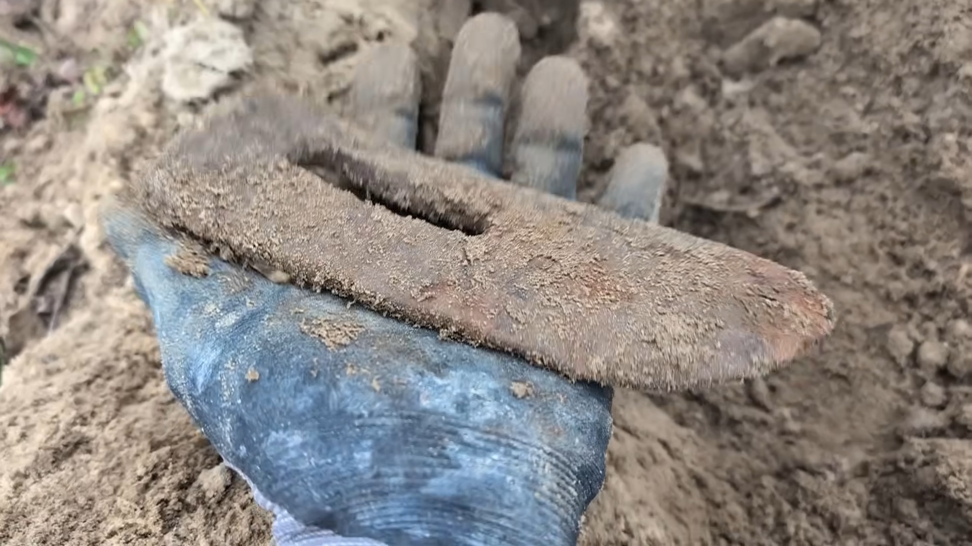 Relic hunting a 100-year-old homesite (best finds on camera)