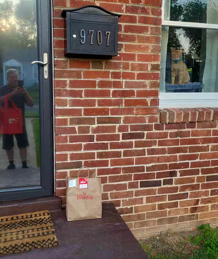 People are sharing the pics they received from delivery drivers and ...