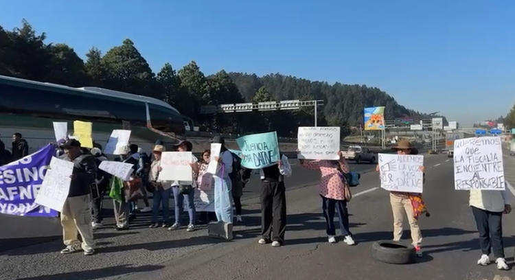 Bloquean la México–Toluca para exigir justicia por el feminicidio de Dafne