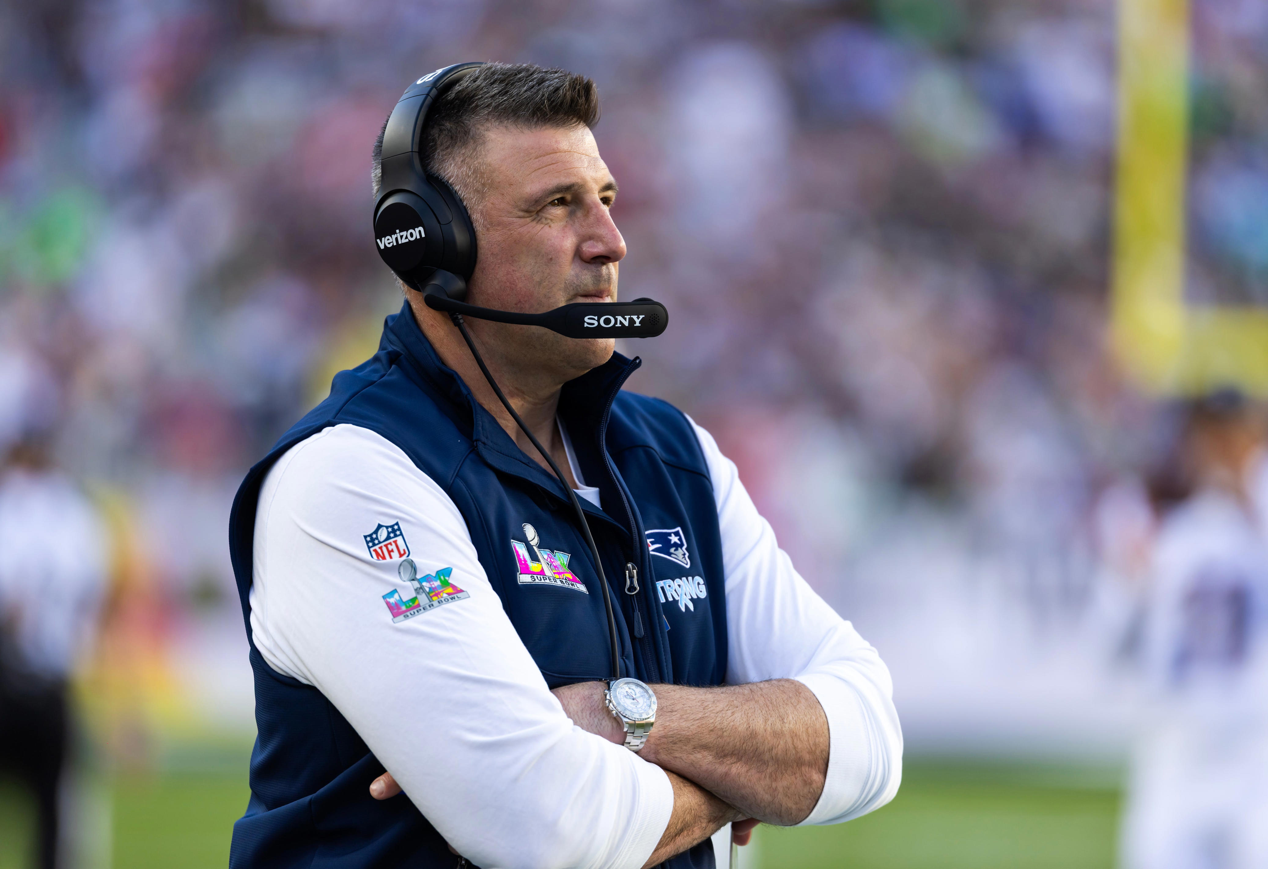 Assistant coach leaves Mike Vrabel
