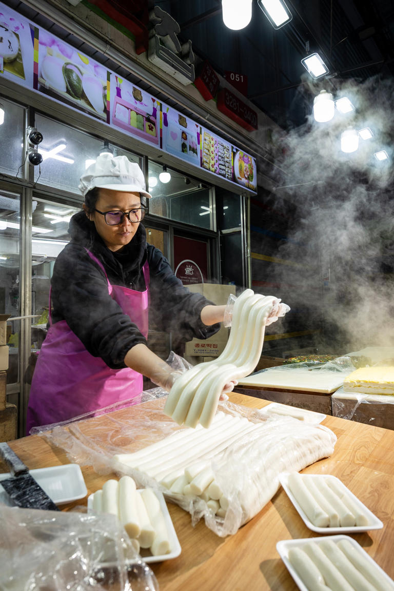 Lunar New Year rice cake shop uses 200kg of flour daily