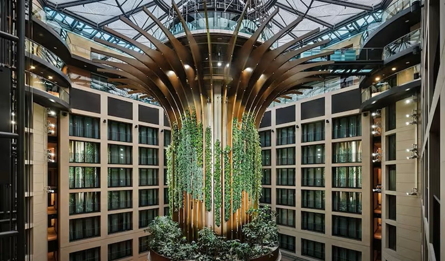 Radisson connects EMMA CRS to Amadeus platform through API connectivity