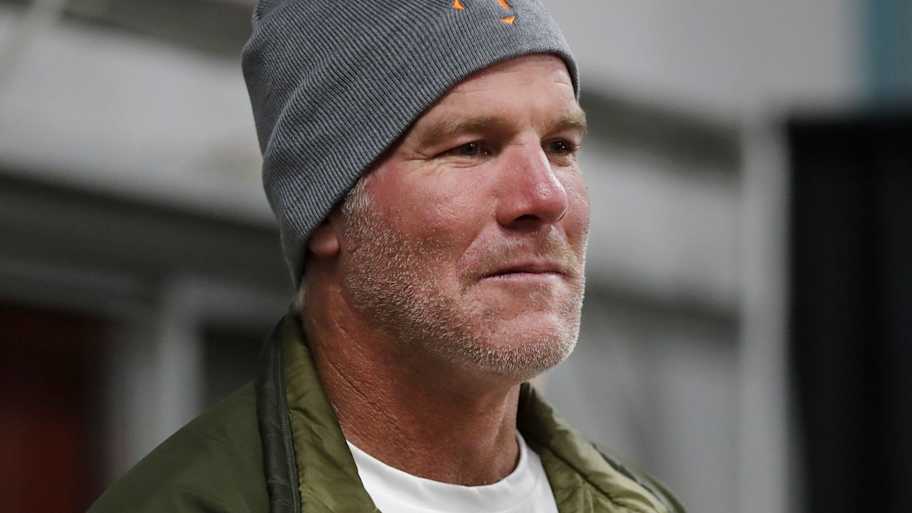 Brett Favre makes feelings about Deion Sanders' NFL career clear