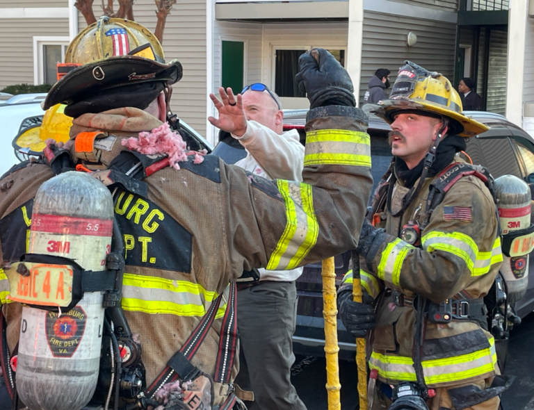 Lynchburg firefighters respond to aggressive blaze at apartment complex