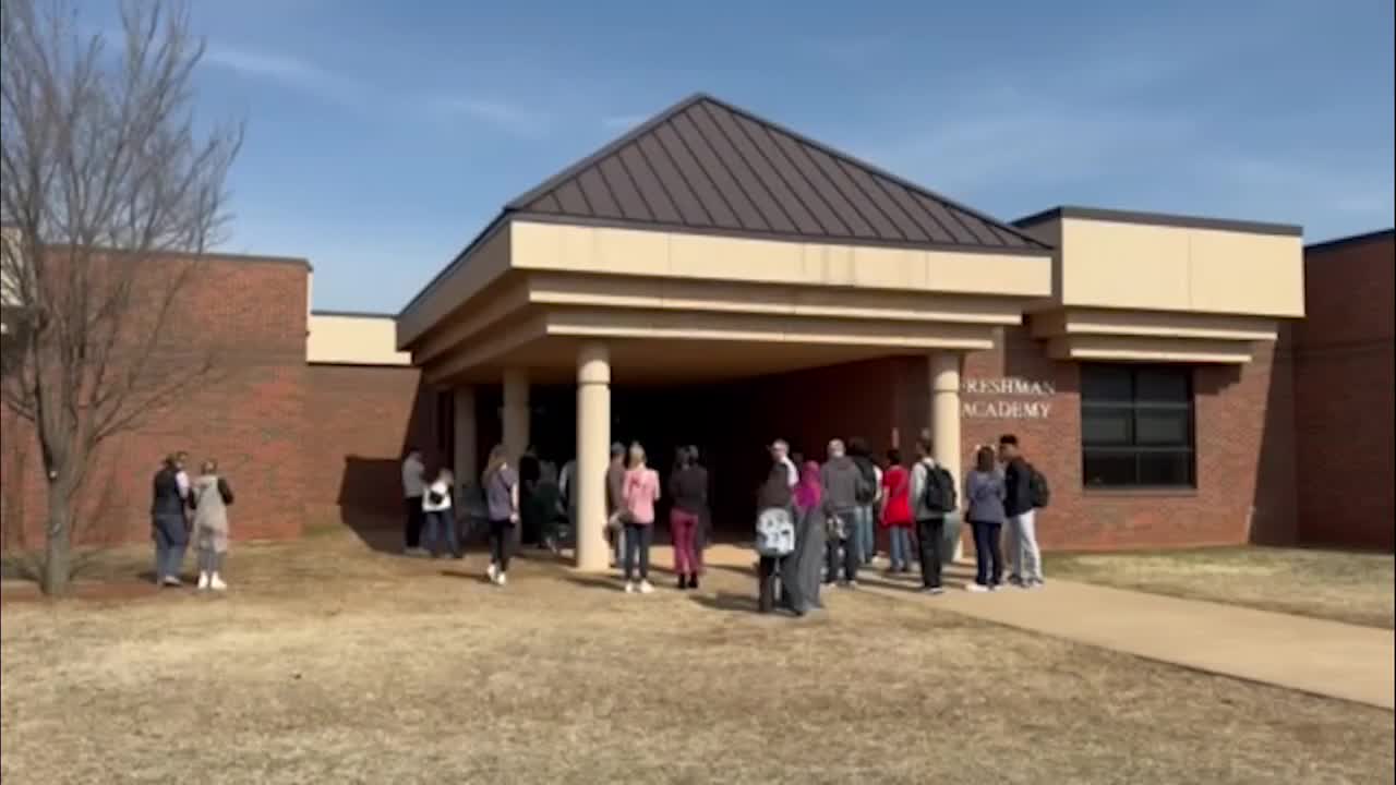 Police investigate non-credible threat that prompted Edmond Santa Fe to ...