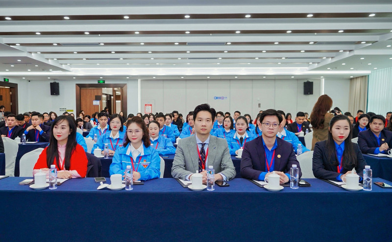 Đoàn đại biểu thanh niên Việt Nam viết tiếp câu chuyện hữu nghị Theo dấu chân Bác Hồ