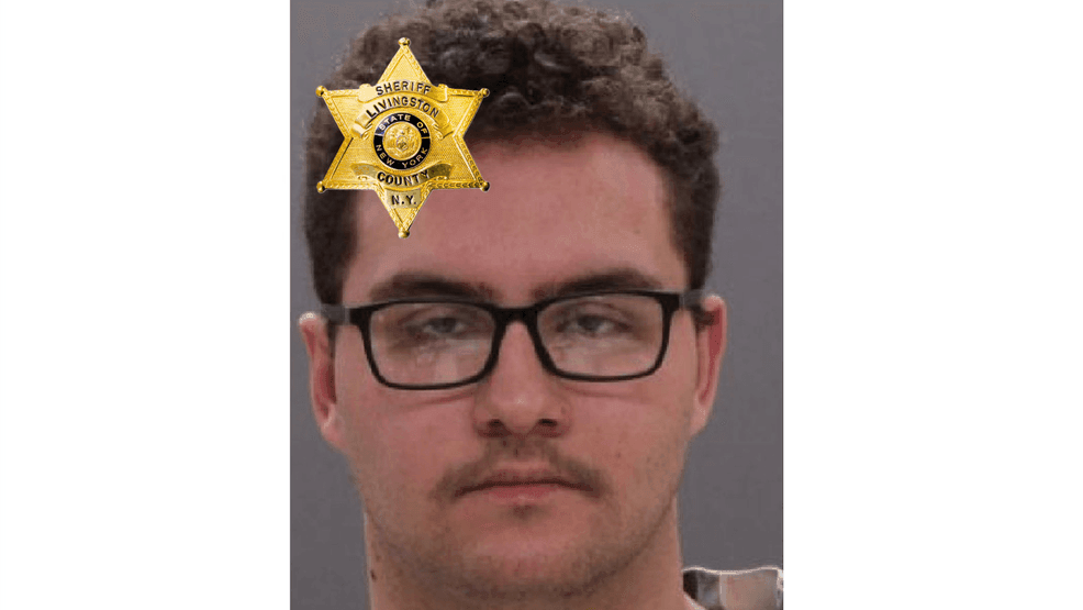 Man faces felony charge after allegedly sending explicit messages to child