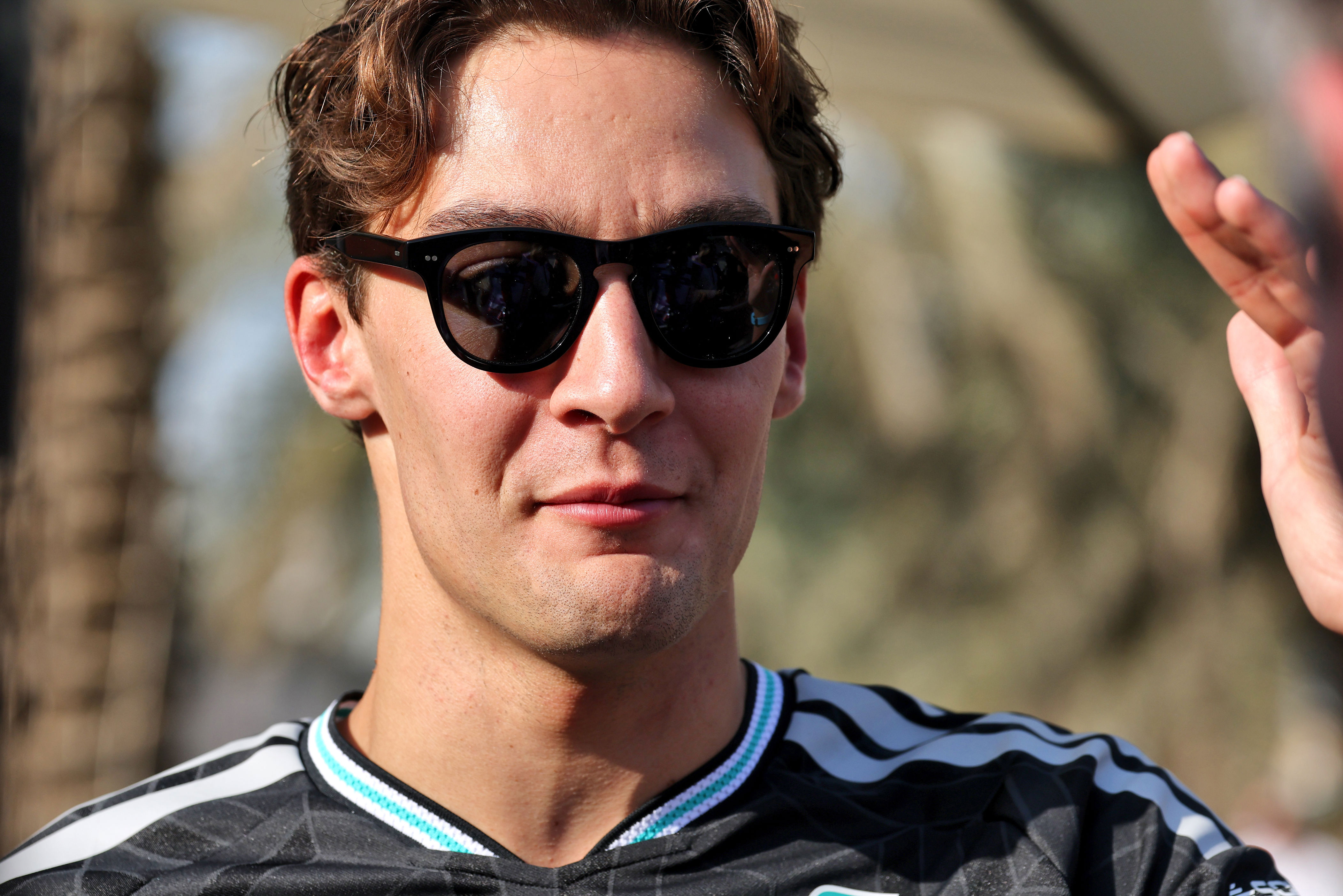 Russell doet ludieke oproep aan FIA: 