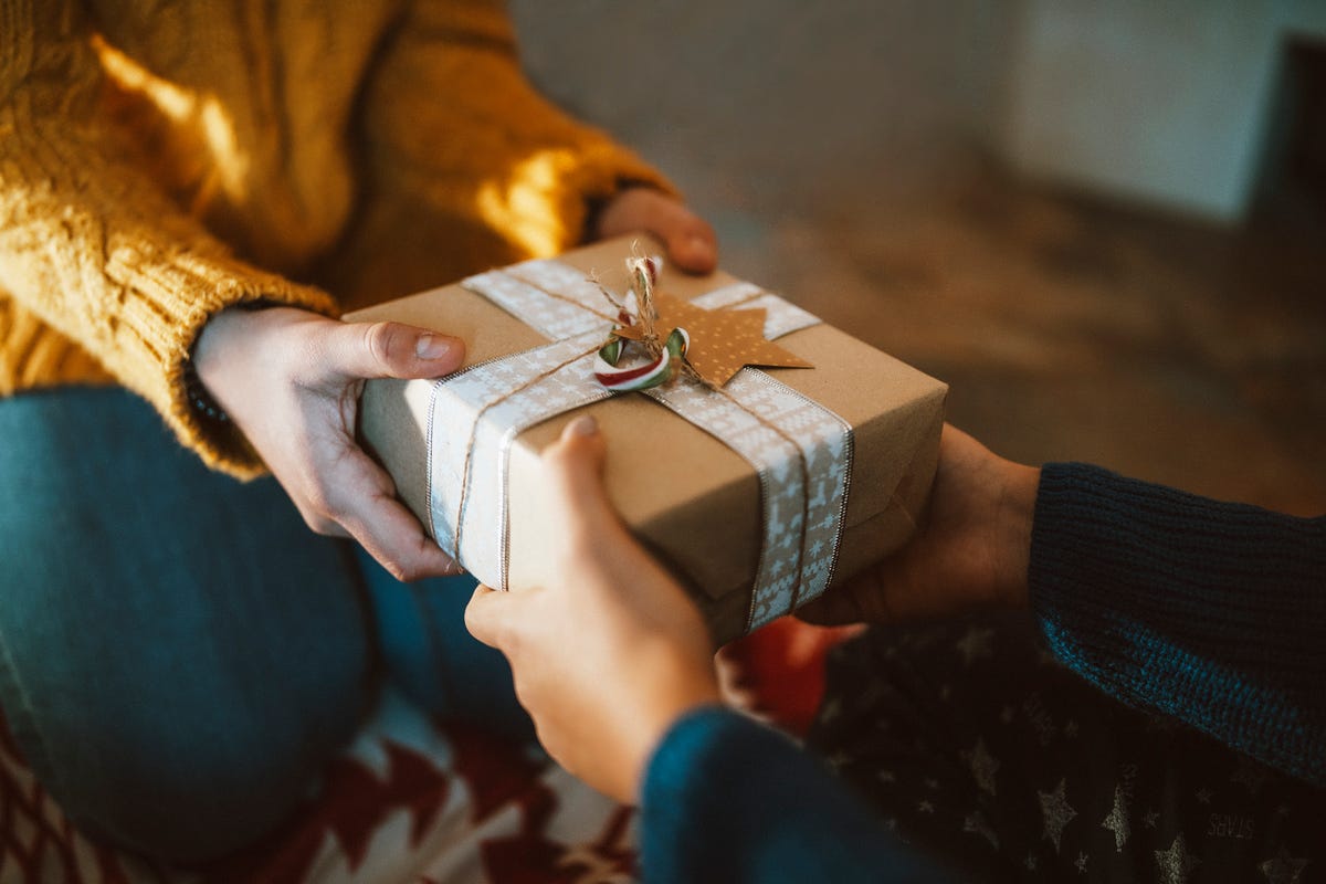 12 Small Acts of Kindness That Strengthen Every Relationship, Experts Say