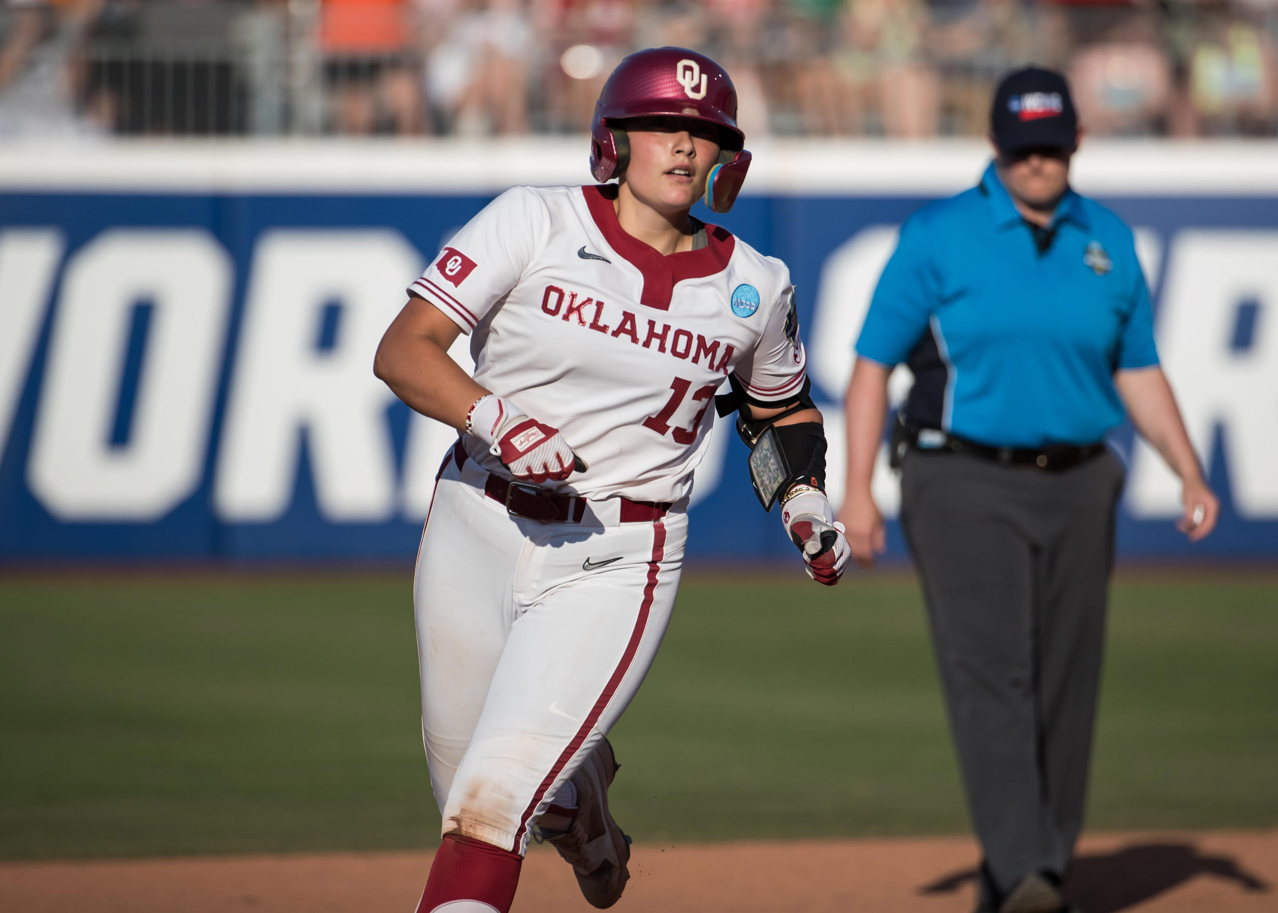 Isabela Emerling's grand slam lifts Oklahoma to 5-2 win over Ole Miss