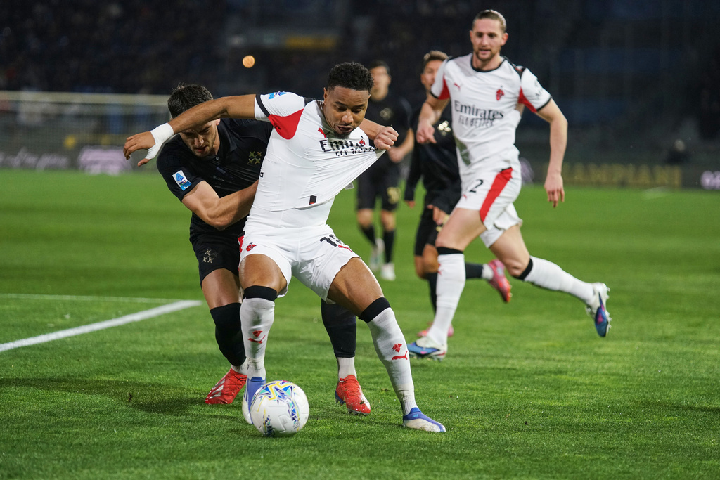 Modrić saves AC Milan's blushes with late winner against lowly Pisa