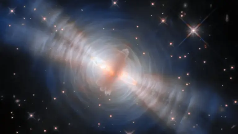 Telescopio Hubble capta un fenómeno inusual en una estrella moribunda