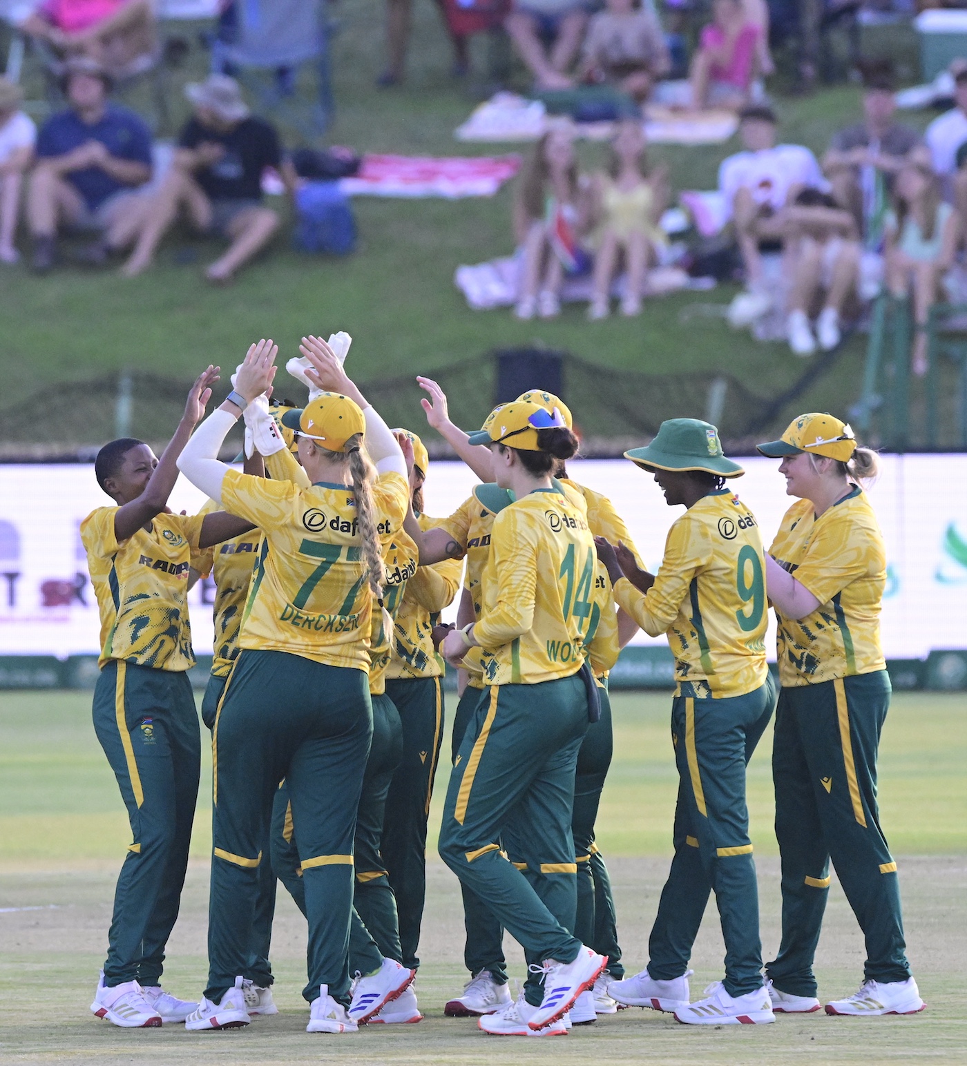 Khaka and Wolvaardt lead South Africa to T20I series win over Pakistan