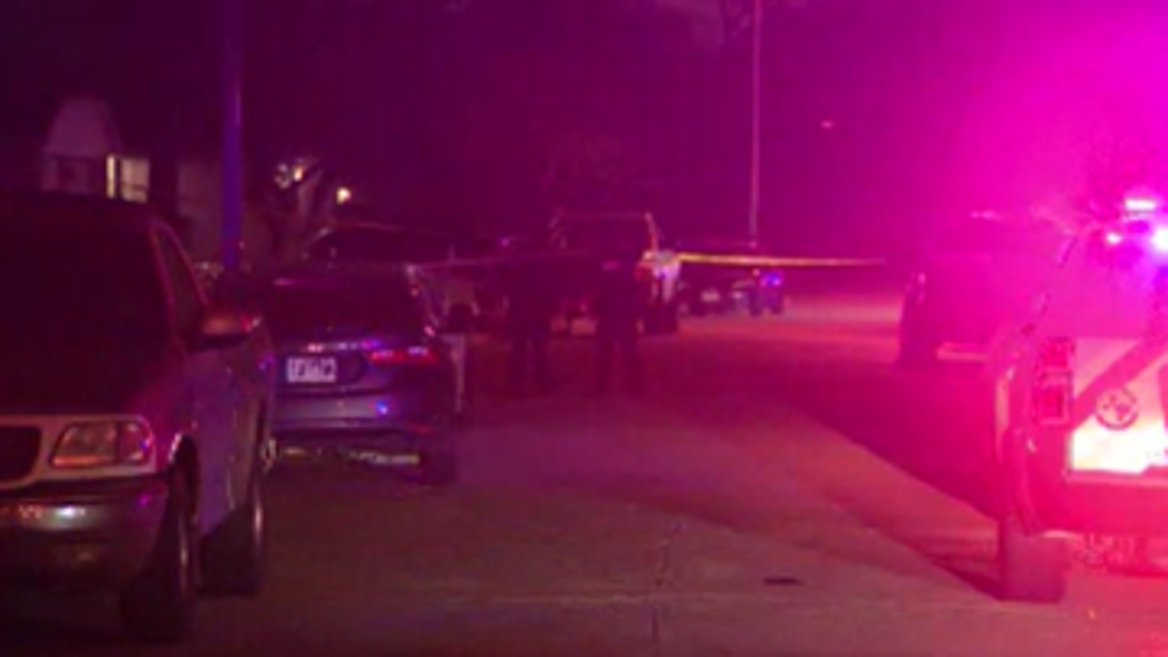 19-year-old fatally shot in vehicle, crashes in north Harris County