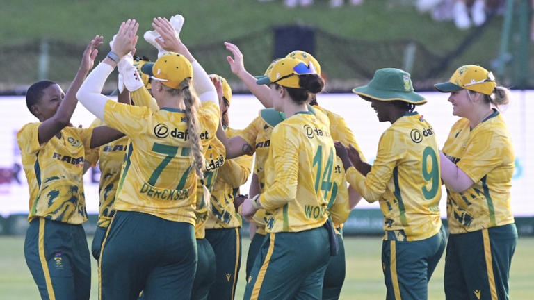 Khaka and Wolvaardt lead South Africa to T20I series win over Pakistan