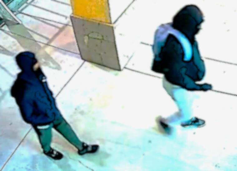 Las Vegas police search for suspects in armed robbery