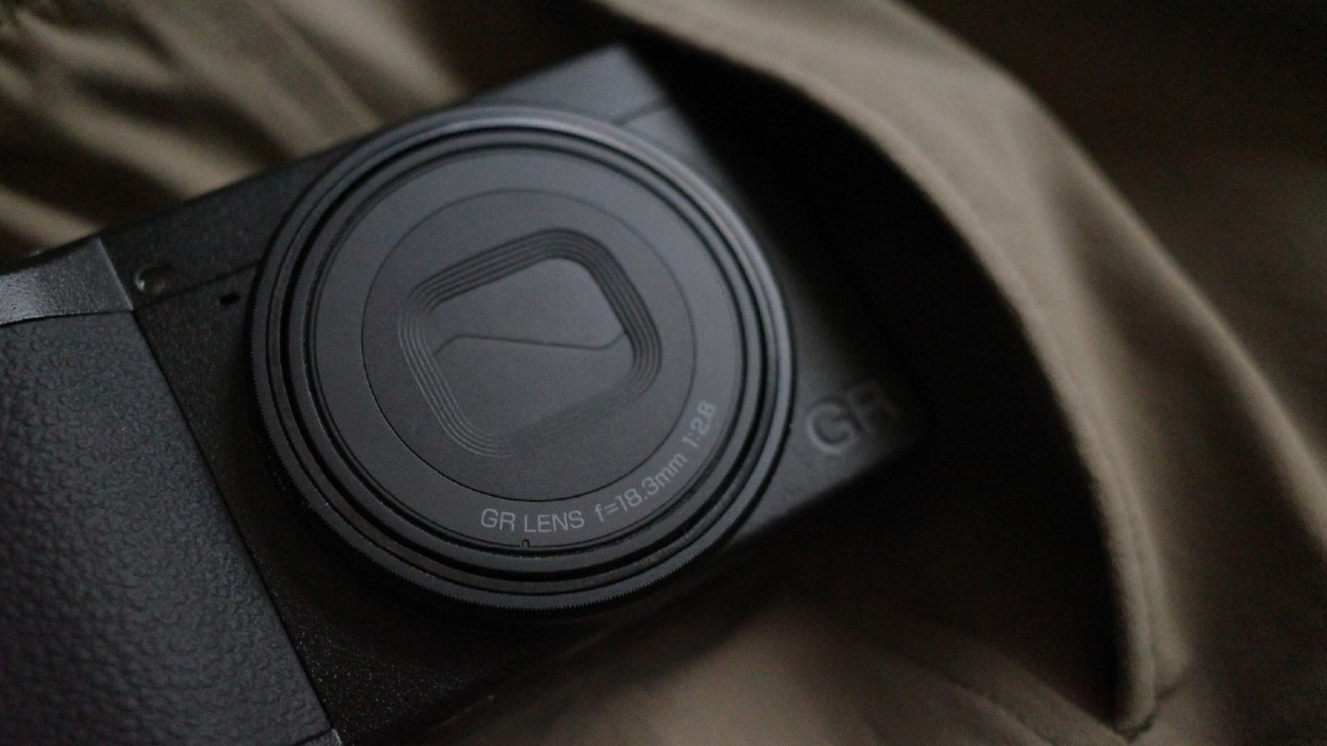 5 point-and-shoot cameras that will blow your smartphone away