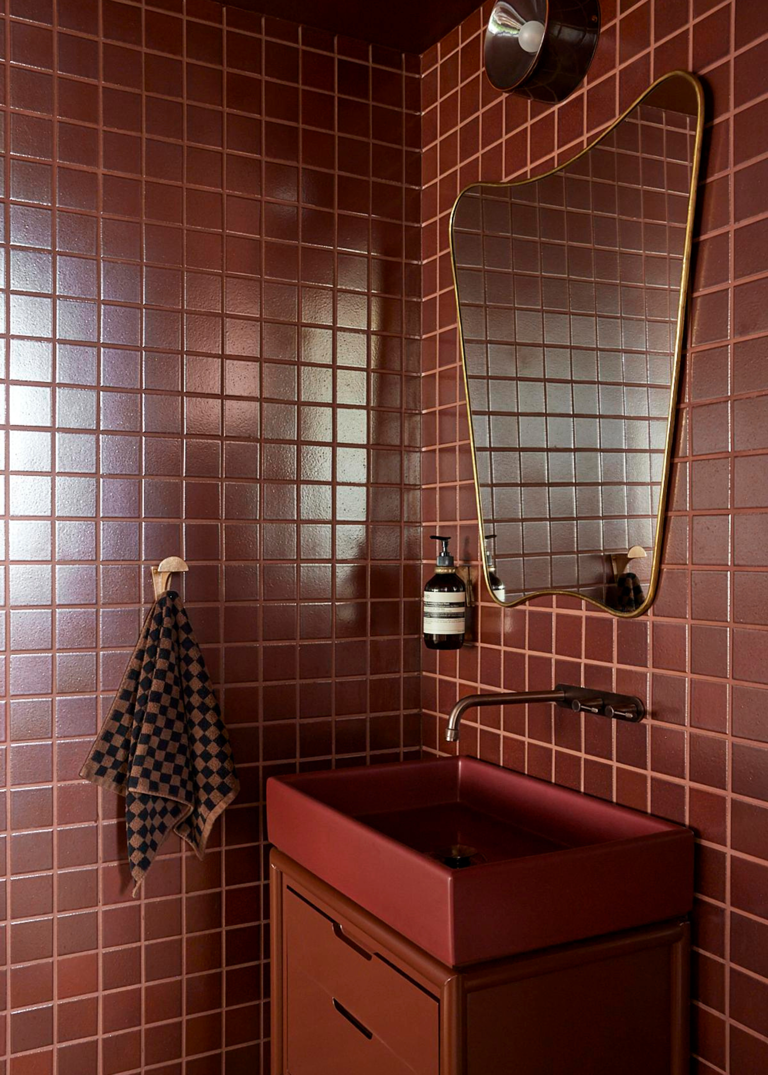 3 brilliantly bold bathroom sink color ideas