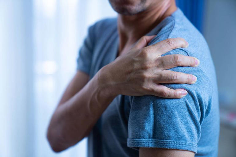 'Silent killer' shoulder symptom listed by NHS as liver cancer warning sign