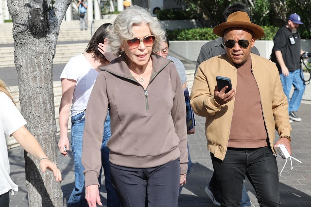 Fonda optó por un 'look' casual en su salida en Los Ángeles