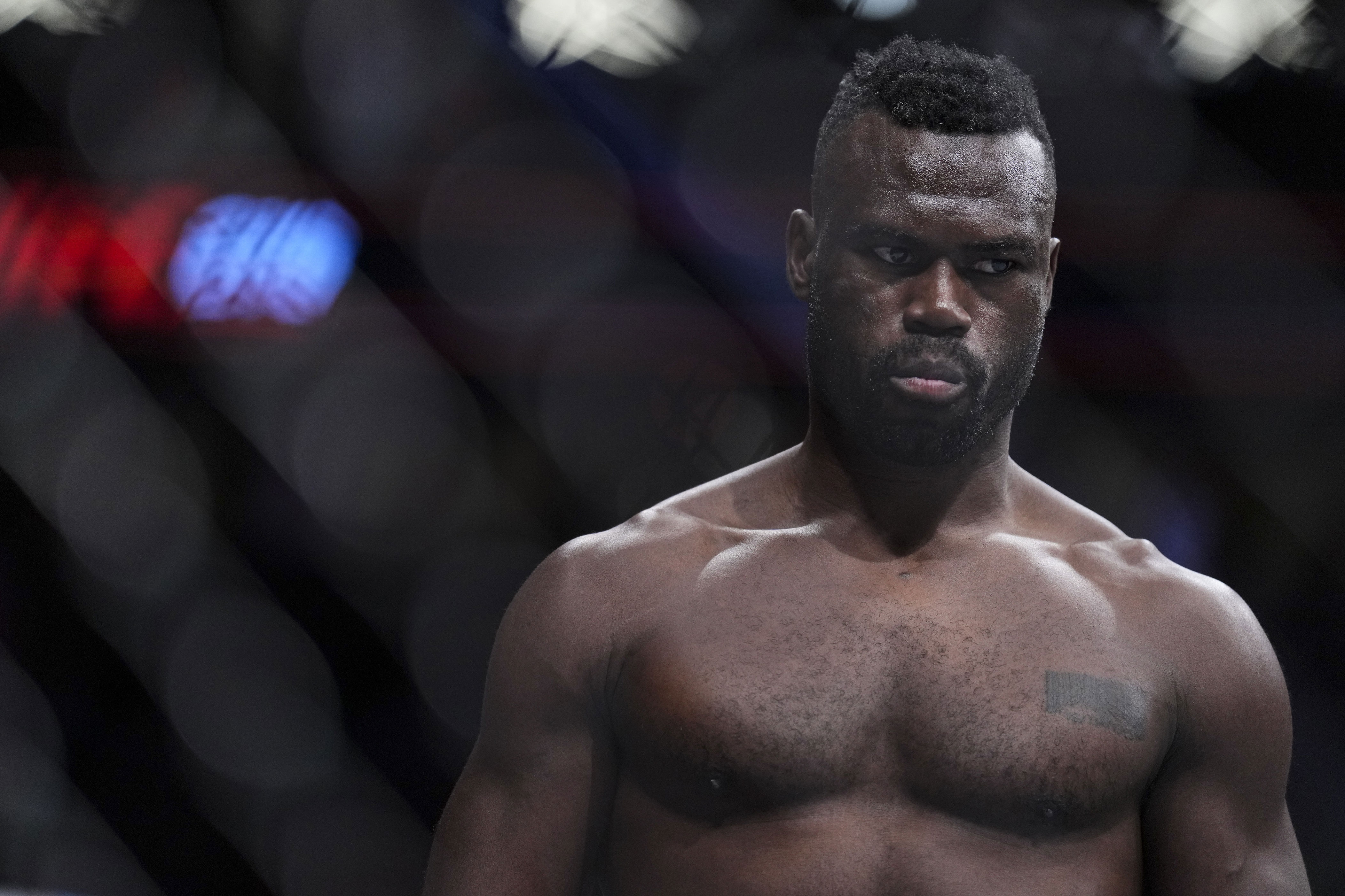 Hi-yah! Former UFC standout Uriah Hall delivers crushing spinning back ...
