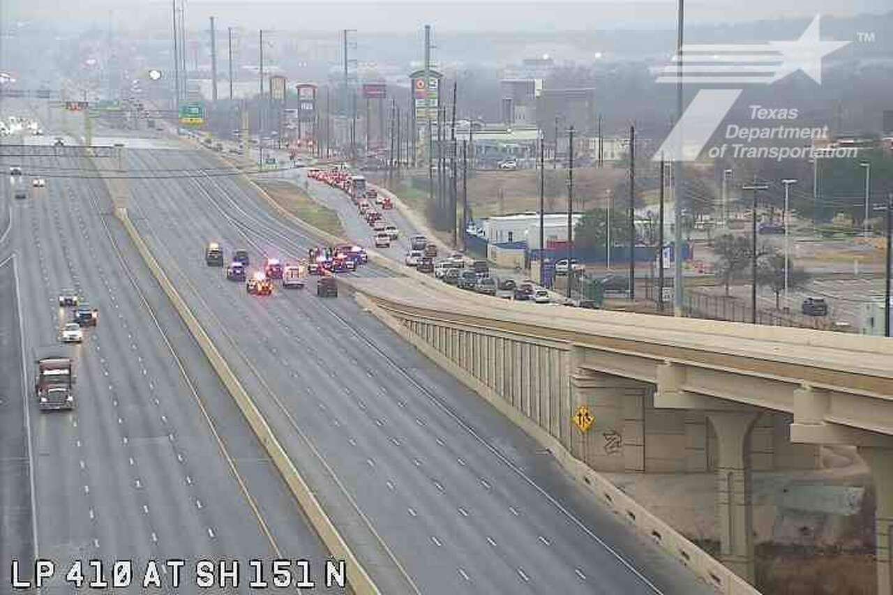 Deadly crash shuts down major San Antonio highway, reports say<br>