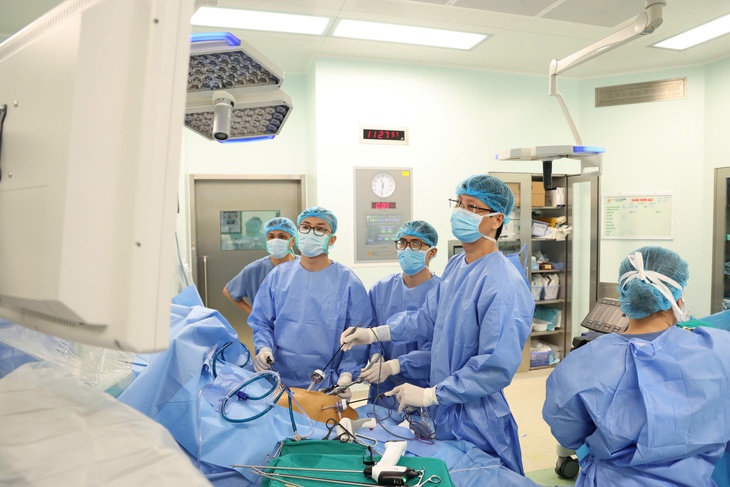 Đang về quê đón Tết, các bác sĩ quay lại bệnh viện để ghép gan cứu người