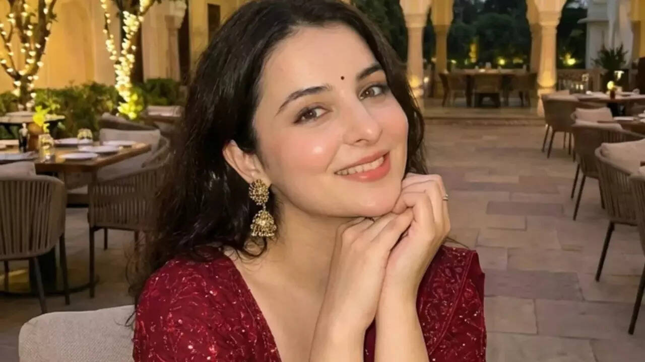 who-is-aira-rawat-the-beautiful-girl-who-stole-the-spotlight-at-india