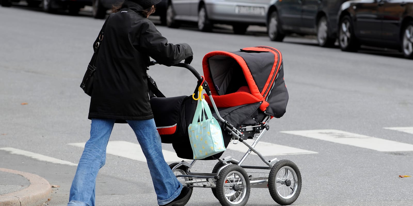 Ledare: Vem vill skaffa barn när man inte kan skaffa bostad?