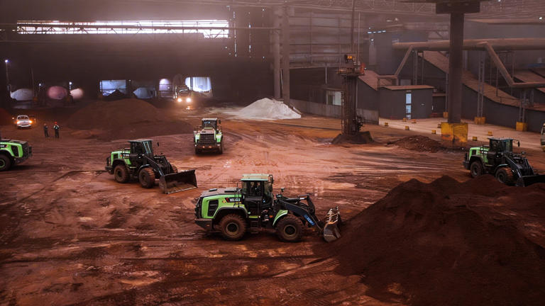 Chinese firm’s giant electric loader with 280,000-pound payload hits ...