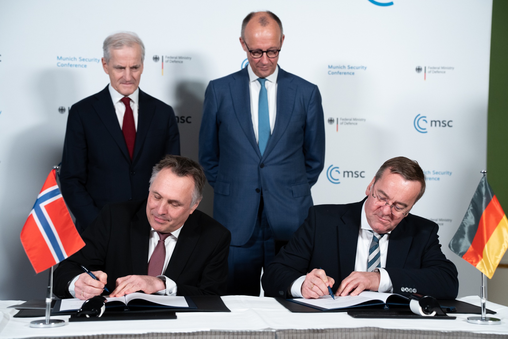 Alemania y Noruega firman un acuerdo de defensa