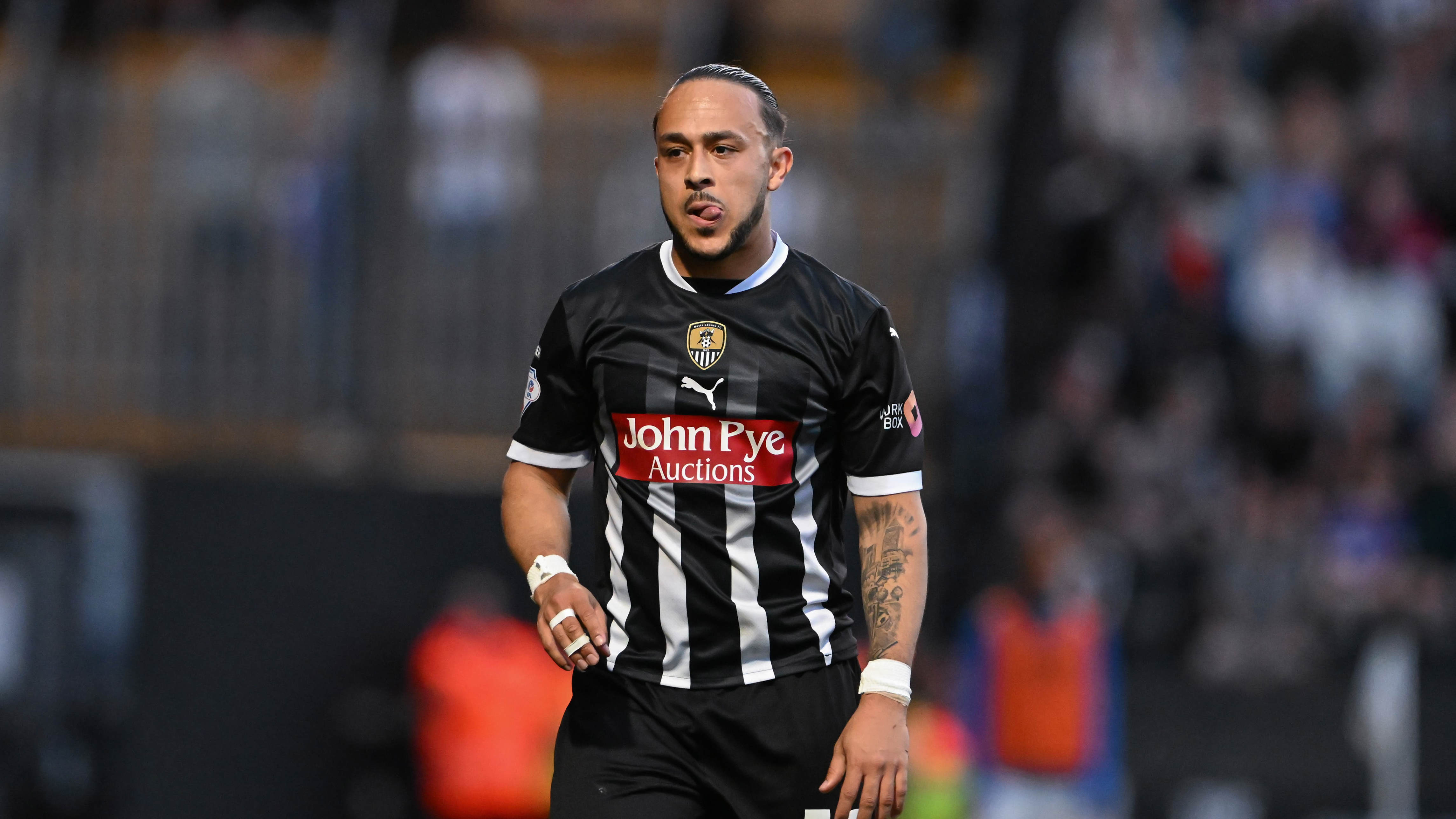 Leaders Bromley held by promotion rivals Notts County
