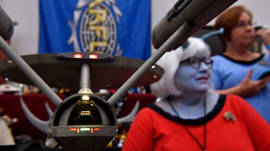 Star Trek collectors will love this Enterprise bridge set from Nacelle