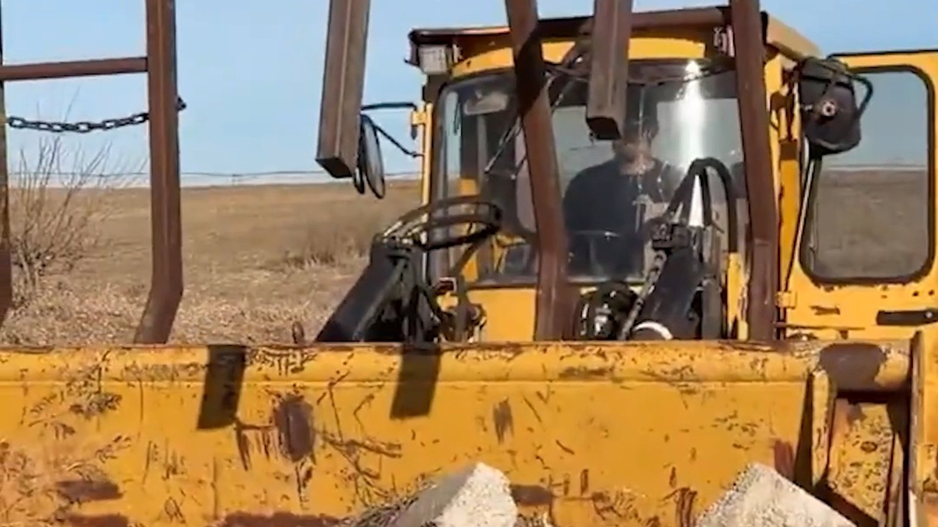 Why does no one want this massive loader?