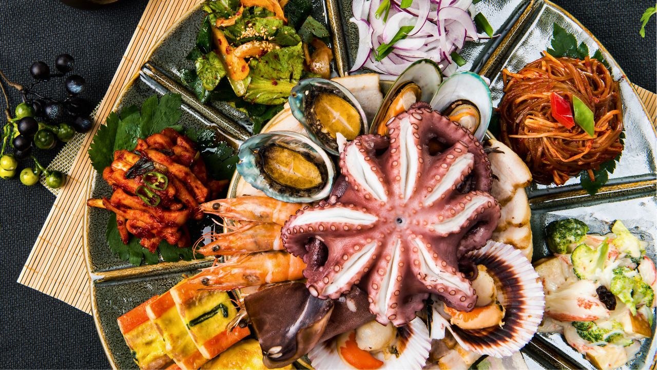 She Said ‘I'll Just Eat What You Order.' Then She Demanded a Refund for the Food She Didn't Touch.