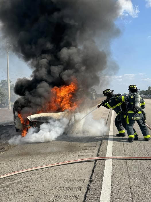 Two fires cause I-75 lanes to shutdown