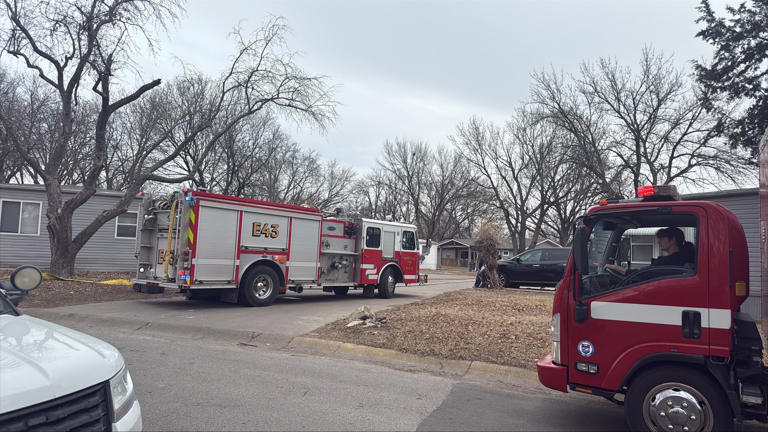 LFR crews fight fire at trailer home in north Lincoln