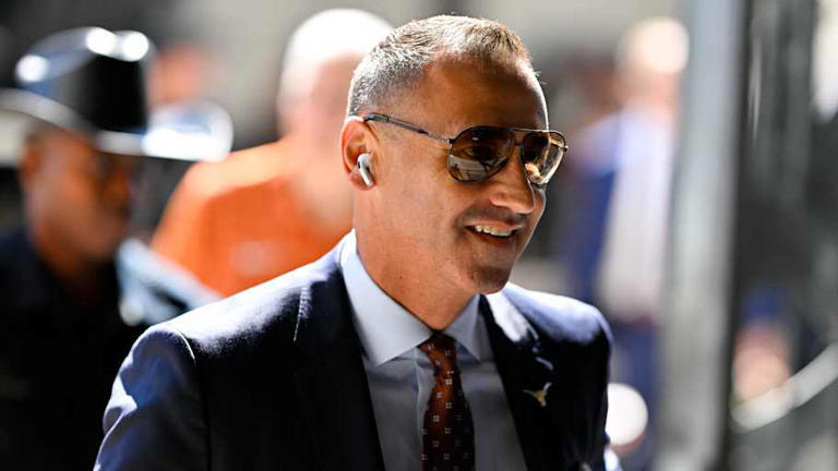 Texas Longhorns eyeing late portal splash with Big 12 EDGE transfer