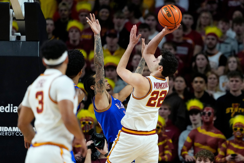 No. 5 Iowa State snaps No. 9 Kansas' winning streak, 74-56