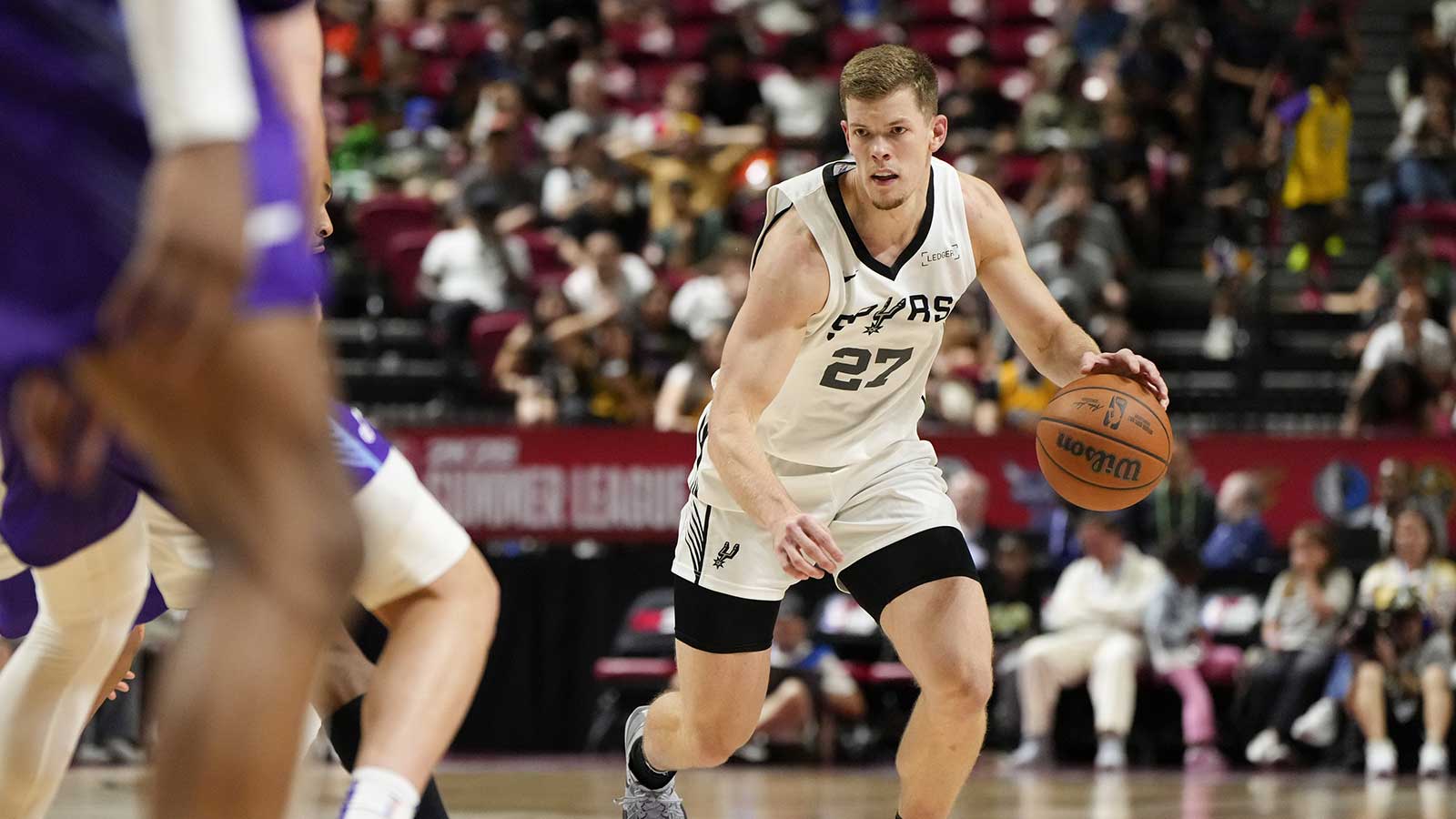 Cavs boost forward depth with latest signing to fill roster