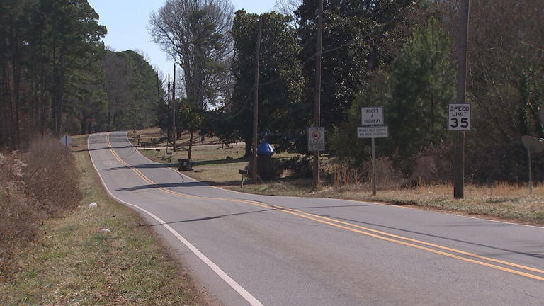 1 seriously hurt in northwest Charlotte stabbing, MEDIC says
