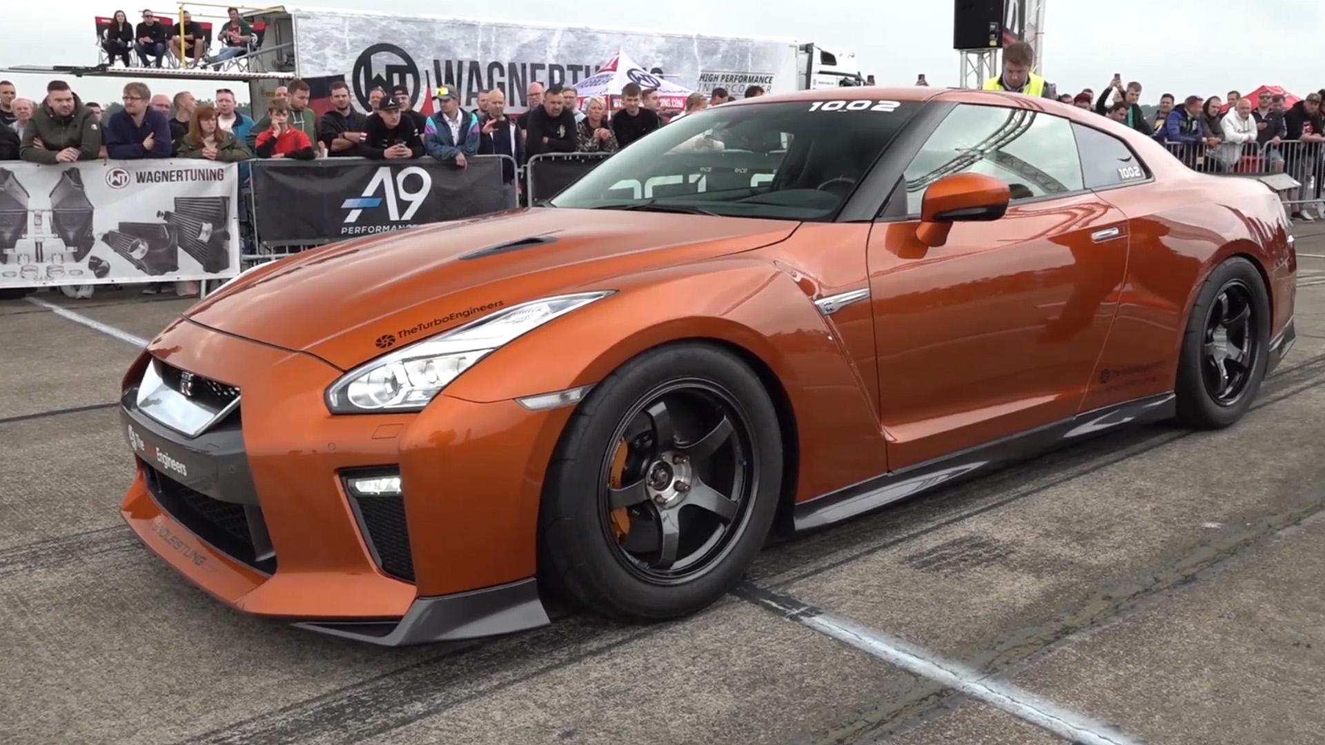 Nissan GT-R R35 : accélération maximale sur route ouverte