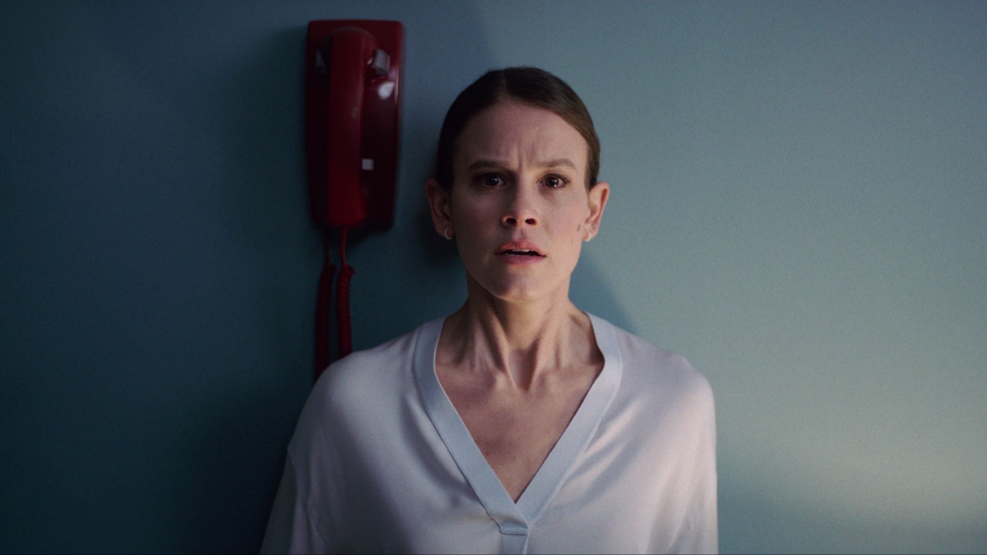 Extremely disturbing horror hit 'Smile' hits streaming
